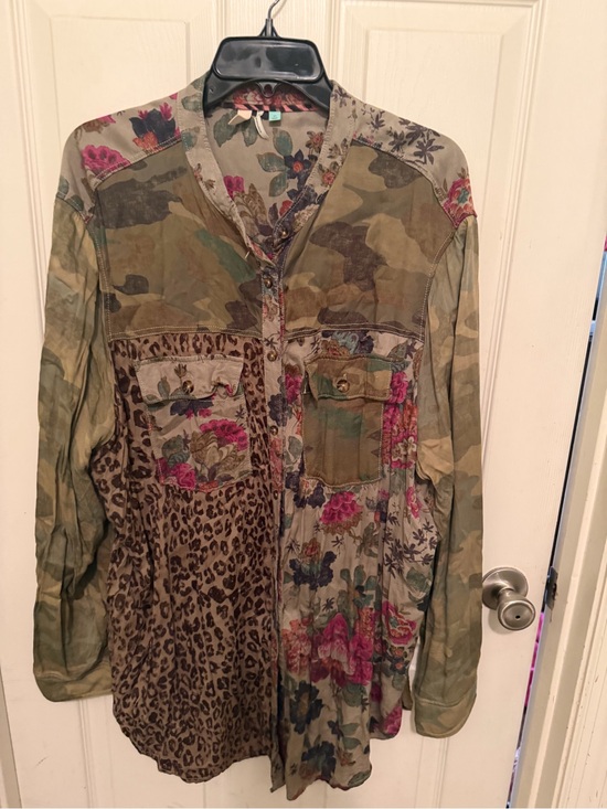 Anthropologie Tops - Anthropologie Olive Green Floral & Camo Patchwork Tunic